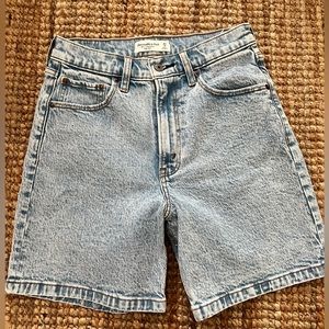 Abercrombie & Fitch The 7" Dad Short High Rise